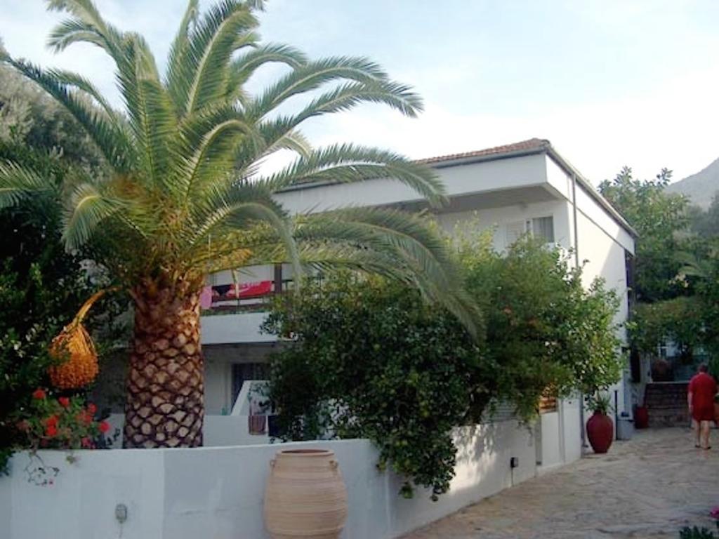 איה גליני Sunningdale Hotel מראה חיצוני תמונה